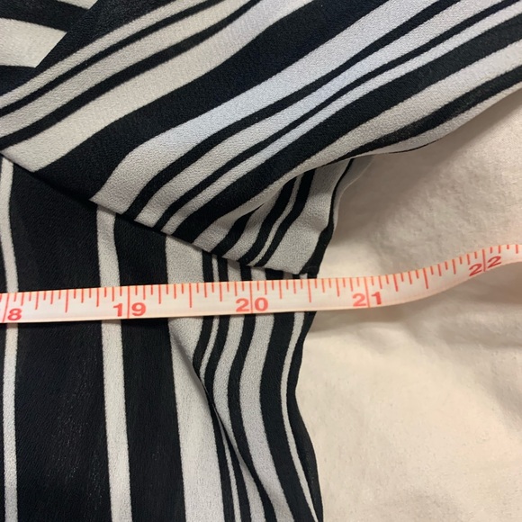 Jones Studio Oversized Blouse - Size Small - Picture 6 of 9